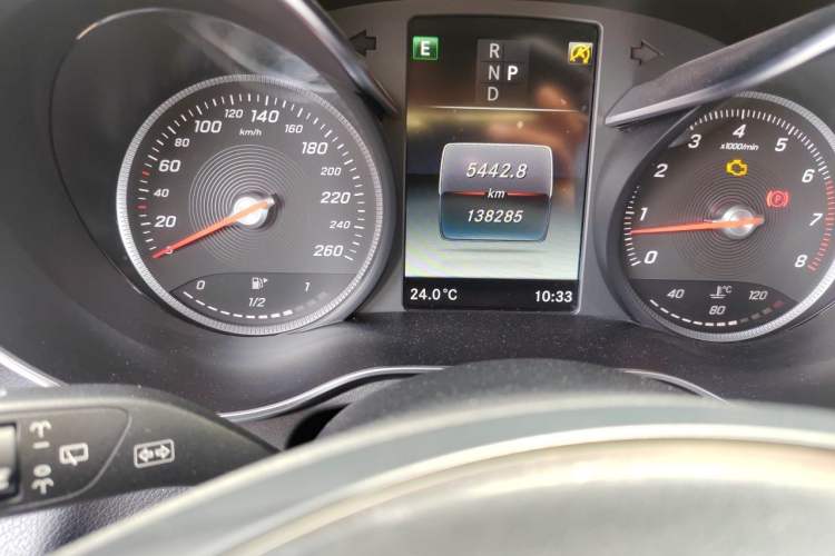 Used Mercedes-Benz GLC 2018 Facelifted GLC 260 4MATIC Dynamic Edition Odometer Close Up