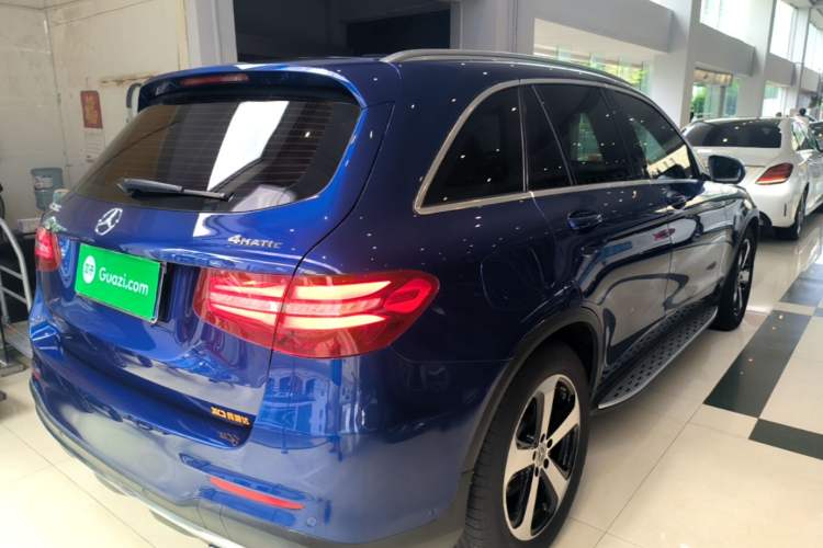Used Mercedes-Benz GLC 2018 GLC 260 4MATIC Luxury Model Rear Right 45 Deg