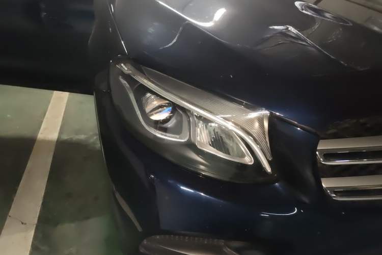 Used Mercedes-Benz GLC 2018 GLC 260 4MATIC Luxury Model Right Front Headlight