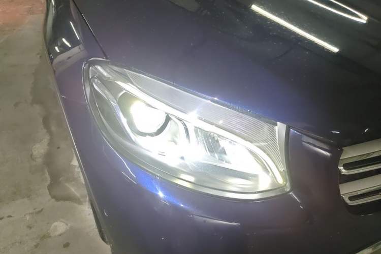 Used Mercedes-Benz GLC 2018 GLC 260 4MATIC Luxury Model Right Front Headlight