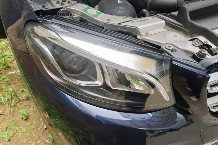 Used Mercedes-Benz GLC 2018 GLC 260 4MATIC Luxury Model Right Front Headlight