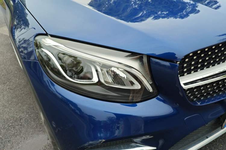 Used Mercedes-Benz GLC 2018 GLC 260 4MATIC Luxury Model Right Front Headlight