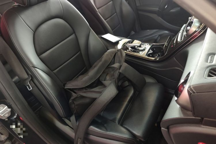 Used Mercedes-Benz GLC 2018 Facelift GLC 260 4MATIC Luxury Edition Right Front Seat