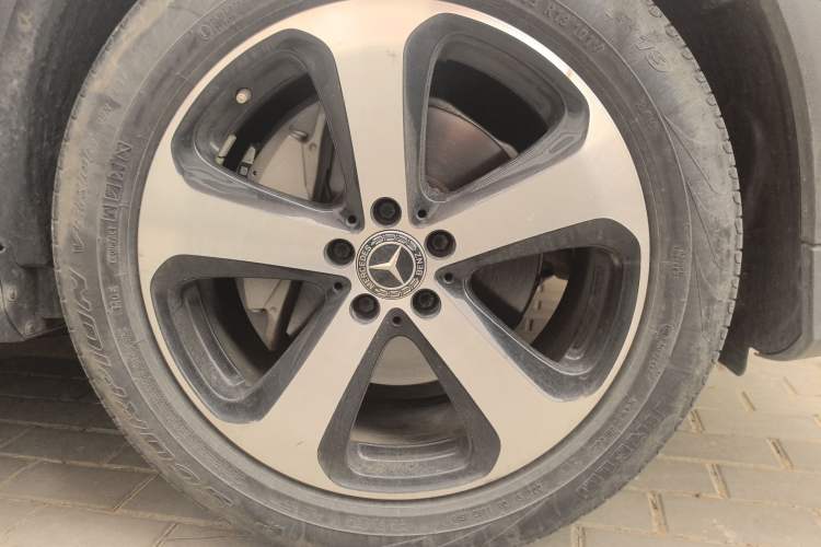 Used Mercedes-Benz GLC 2018 Facelift GLC 260 4MATIC Luxury Edition Right Front Wheel Hub