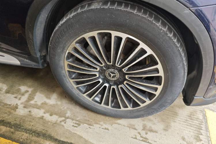Used Mercedes-Benz GLC 2018 GLC 200 4MATIC Right Front Wheel Hub