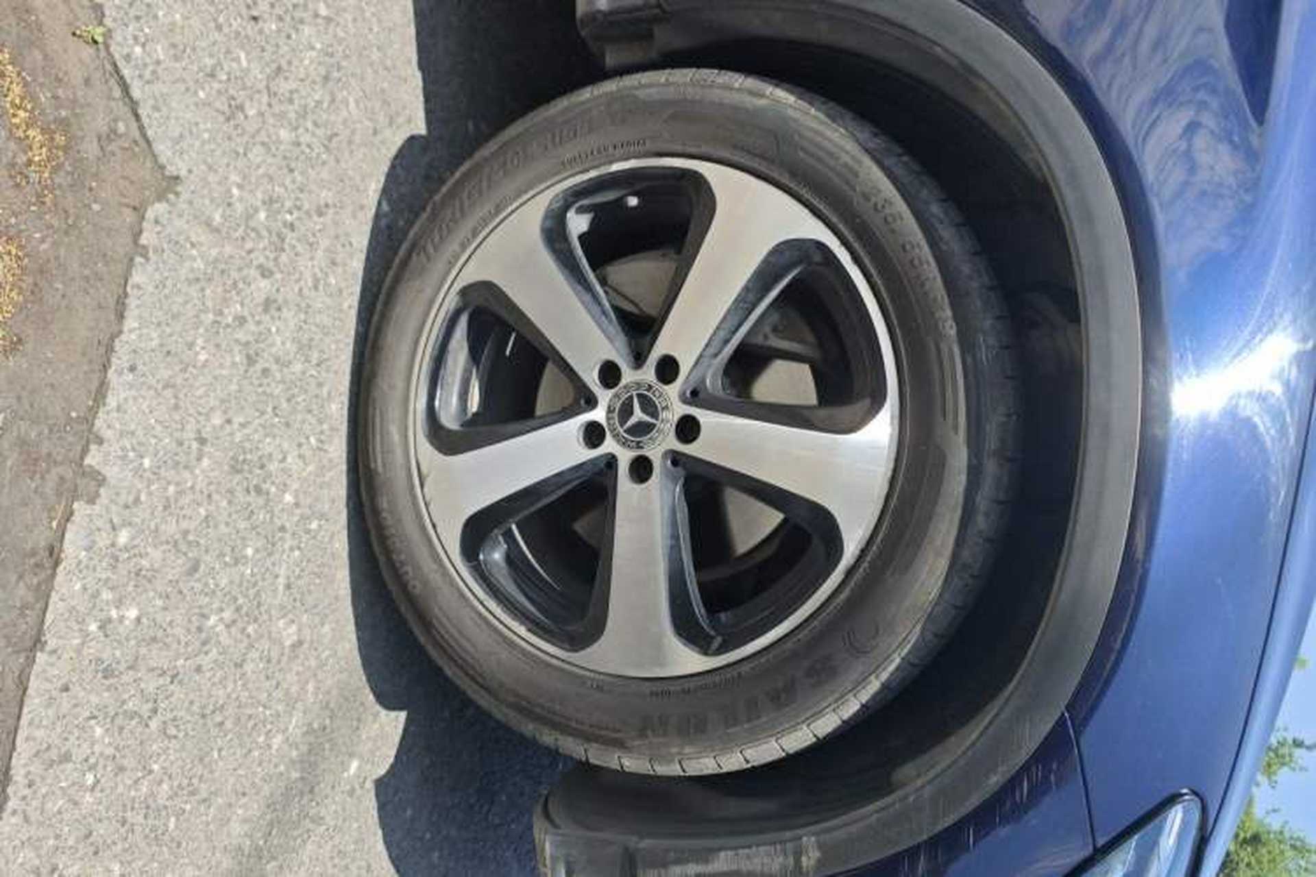 Used Mercedes-Benz GLC 2018 GLC 260 4MATIC Luxury Model Right Front Wheel Hub