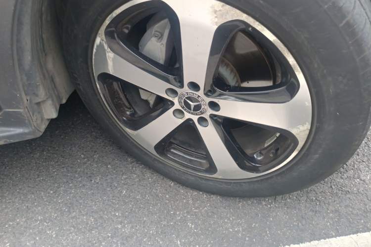 Used Mercedes-Benz GLC 2018 GLC 260 4MATIC Luxury Model Right Front Wheel Hub