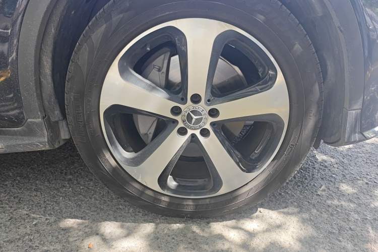 Used Mercedes-Benz GLC 2018 Facelift GLC 260 4MATIC Luxury Edition Right Front Wheel Hub