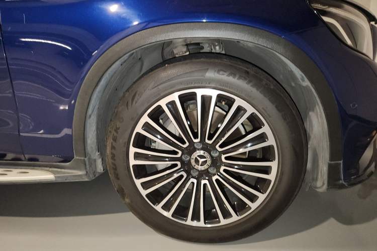 Used Mercedes-Benz GLC 2018 Facelifted GLC 260 4MATIC Dynamic Edition Right Front Wheel Hub