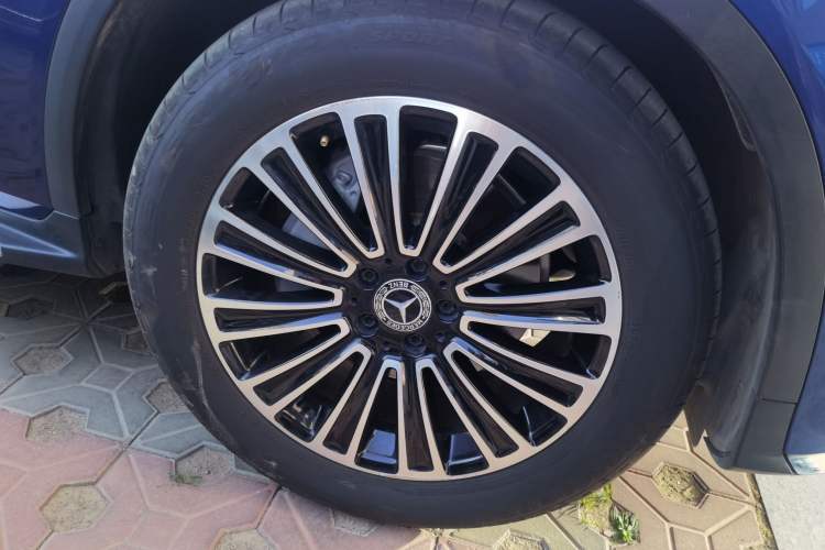 Used Mercedes-Benz GLC 2018 GLC 260 4MATIC Dynamic Edition Right Front Wheel Hub
