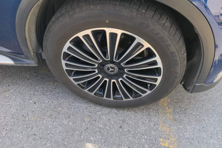 Used Mercedes-Benz GLC 2018 GLC 200 4MATIC Right Front Wheel Hub