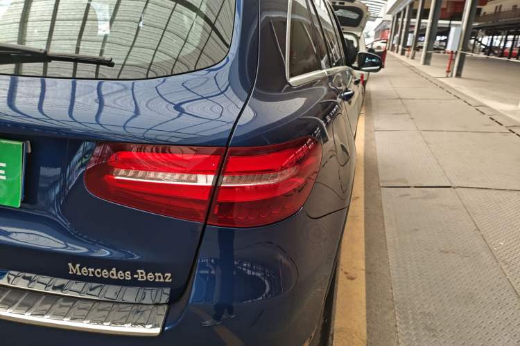 Used Mercedes-Benz GLC 2018 GLC 260 4MATIC Luxury Model Right Rear Taillight