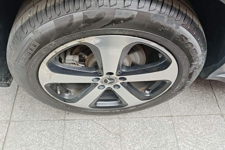 Used Mercedes-Benz GLC 2018 GLC 260 4MATIC Luxury Model Right Rear Wheel Hub