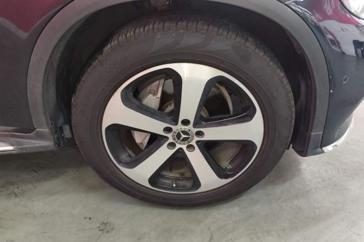 Used Mercedes-Benz GLC 2018 Facelift GLC 260 4MATIC Luxury Edition Right Rear Wheel Hub