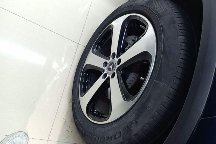 Used Mercedes-Benz GLC 2018 Facelift GLC 260 4MATIC Luxury Edition Right Rear Wheel Hub