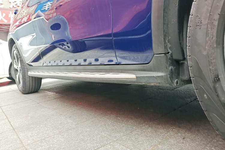 Used Mercedes-Benz GLC 2018 GLC 260 4MATIC Luxury Model Right Side Sill