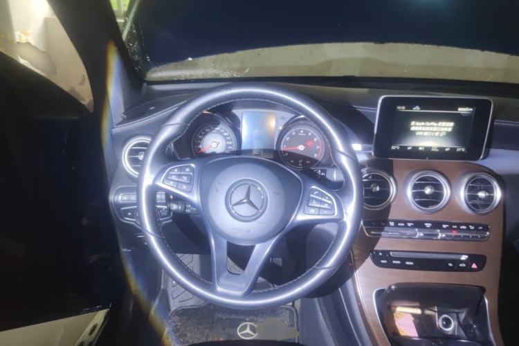 Used Mercedes-Benz GLC 2018 Refreshed GLC 300 4MATIC Dynamic Edition Steering Wheel