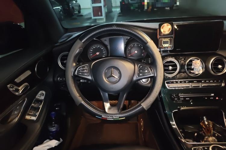 Used Mercedes-Benz GLC 2018 GLC 260 4MATIC Luxury Model Steering Wheel
