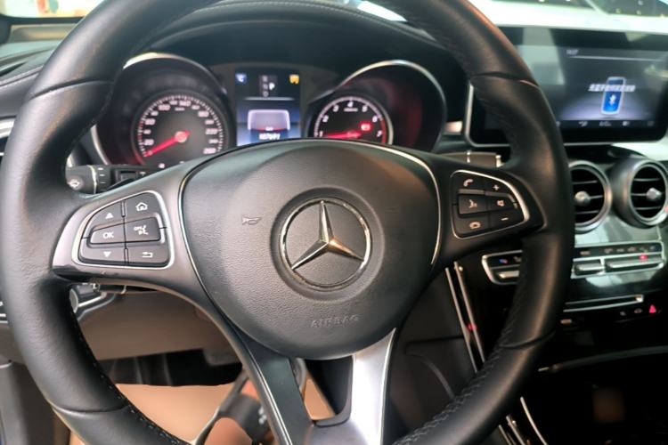 Used Mercedes-Benz GLC 2018 GLC 260 4MATIC Luxury Model Steering Wheel