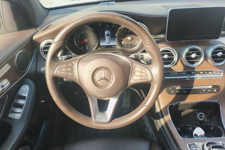 Used Mercedes-Benz GLC 2018 GLC 300 4MATIC Sport Edition Steering Wheel