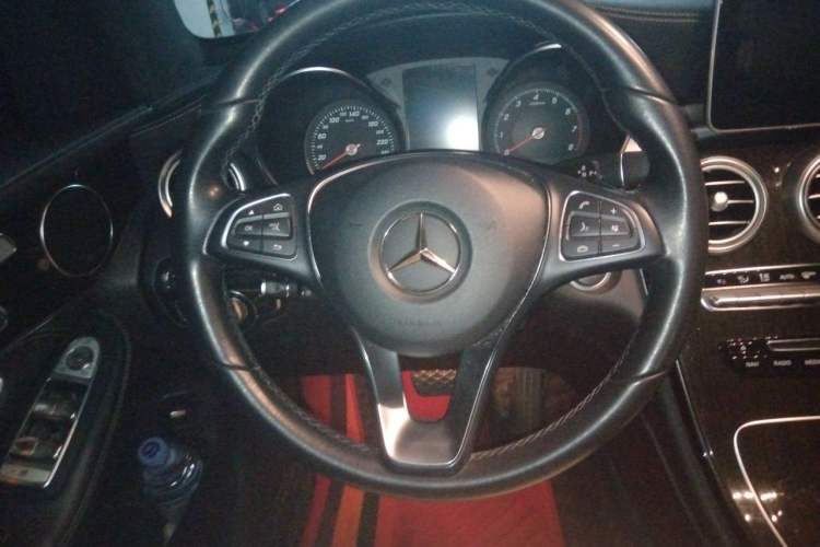Used Mercedes-Benz GLC 2018 Facelifted GLC 260 4MATIC Dynamic Edition Steering Wheel
