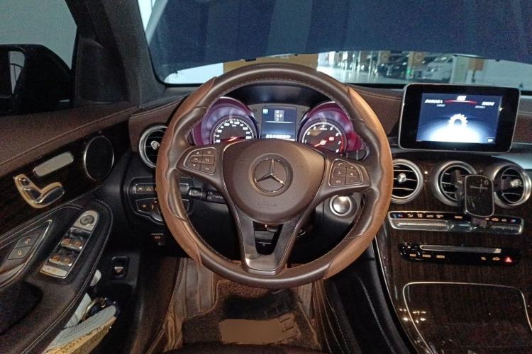 Used Mercedes-Benz GLC 2018 GLC 260 4MATIC Luxury Model Steering Wheel