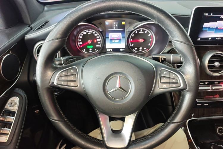 Used Mercedes-Benz GLC 2018 Facelift GLC 260 4MATIC Luxury Edition Steering Wheel