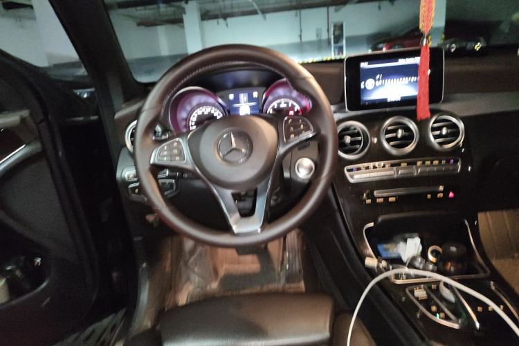 Used Mercedes-Benz GLC 2018 Facelift GLC 260 4MATIC Luxury Edition Steering Wheel