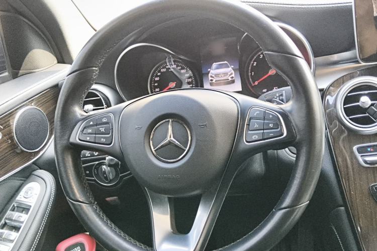 Used Mercedes-Benz GLC 2018 GLC 260 4MATIC Luxury Model Steering Wheel