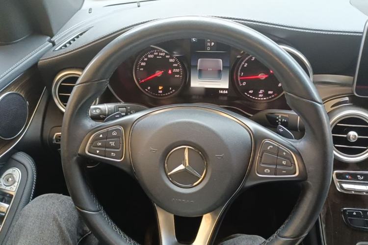 Used Mercedes-Benz GLC 2018 Facelifted GLC 260 4MATIC Dynamic Edition Steering Wheel