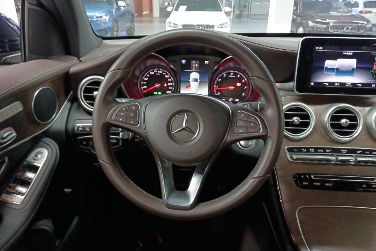 Used Mercedes-Benz GLC 2018 Refreshed GLC 300 4MATIC Dynamic Edition Steering Wheel