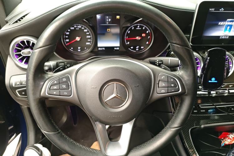 Used Mercedes-Benz GLC 2018 GLC 260 4MATIC Luxury Model Steering Wheel