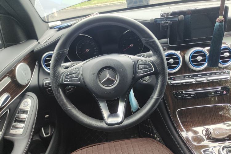 Used Mercedes-Benz GLC 2018 Facelift GLC 260 4MATIC Luxury Edition Steering Wheel
