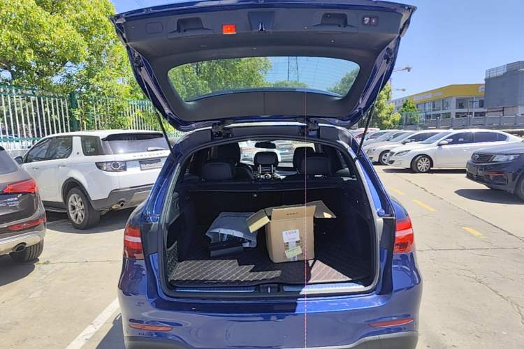 Used Mercedes-Benz GLC 2018 Facelifted GLC 260 4MATIC Dynamic Edition Trunk
