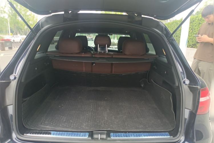 Used Mercedes-Benz GLC 2018 GLC 260 4MATIC Luxury Model Trunk