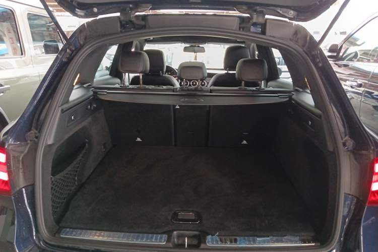 Used Mercedes-Benz GLC 2018 Facelift GLC 200 4MATIC Trunk