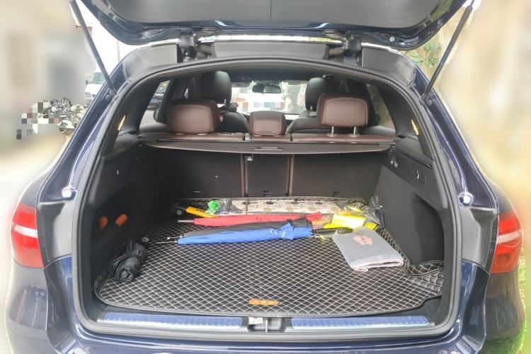 Used Mercedes-Benz GLC 2018 GLC 260 4MATIC Luxury Model Trunk