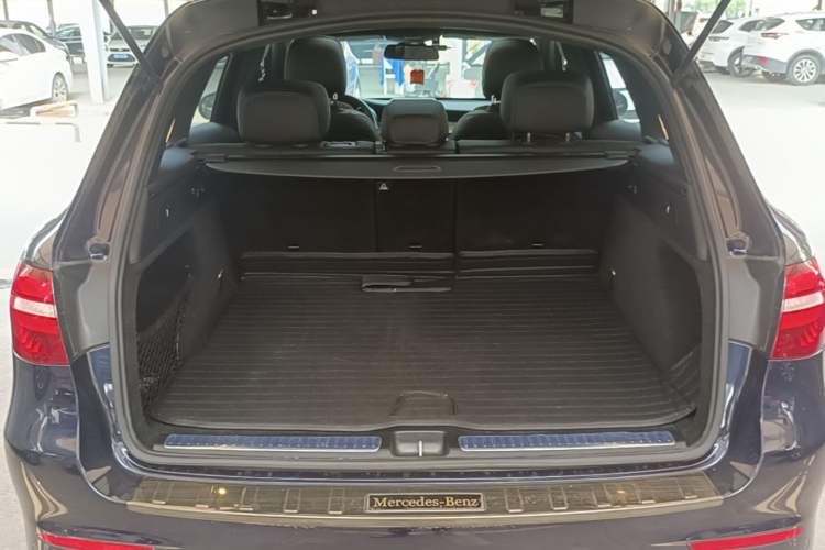 Used Mercedes-Benz GLC 2018 Facelifted GLC 260 4MATIC Dynamic Edition Trunk