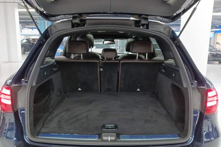 Used Mercedes-Benz GLC 2018 Refreshed GLC 300 4MATIC Dynamic Edition Trunk