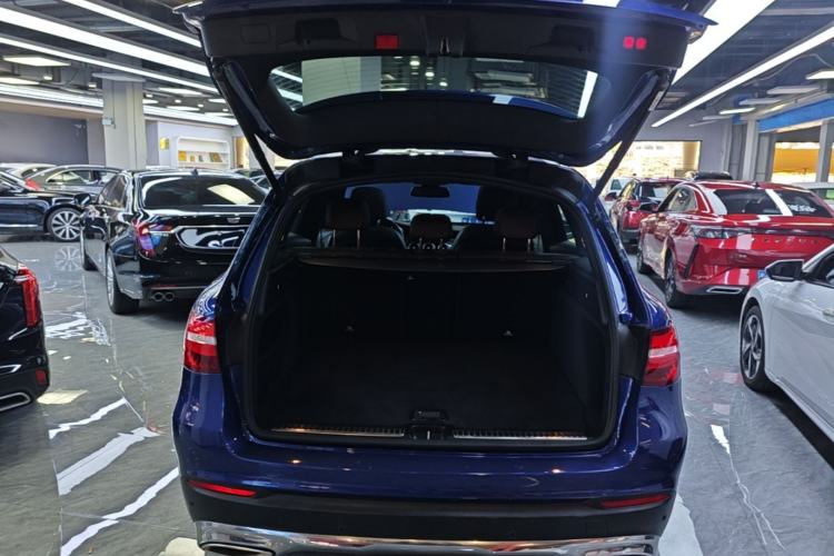 Used Mercedes-Benz GLC 2018 GLC 200 4MATIC Trunk