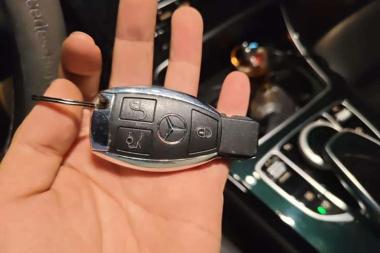 Used Mercedes-Benz GLC 2018 GLC 260 4MATIC Luxury Model Vehicle Key