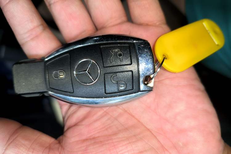 Used Mercedes-Benz GLC 2018 GLC 260 4MATIC Luxury Model Vehicle Key
