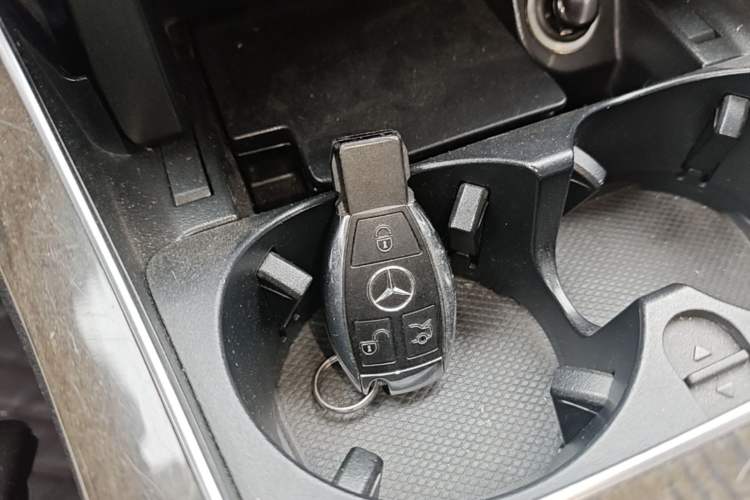 Used Mercedes-Benz GLC 2018 GLC 260 4MATIC Luxury Model Vehicle Key