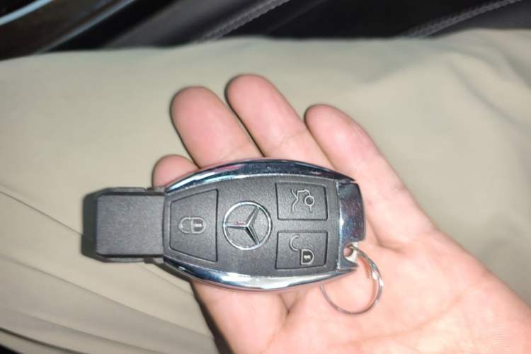 Used Mercedes-Benz GLC 2018 Facelift GLC 260 4MATIC Luxury Edition Vehicle Key