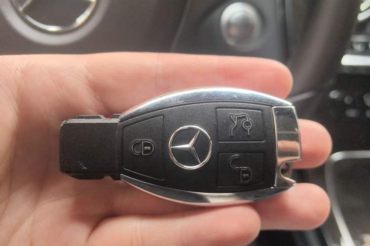 Used Mercedes-Benz GLC 2018 Facelift GLC 260 4MATIC Luxury Edition Vehicle Key