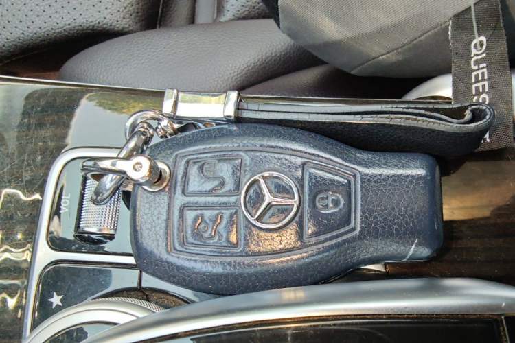 Used Mercedes-Benz GLC 2018 GLC 260 4MATIC Luxury Model Vehicle Key