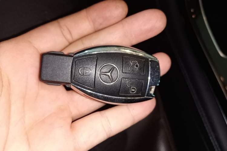 Used Mercedes-Benz GLC 2018 Facelift GLC 260 4MATIC Luxury Edition Vehicle Key