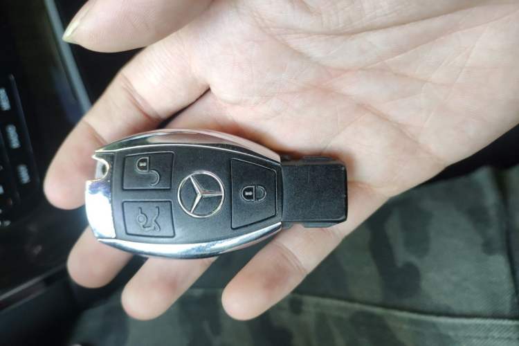 Used Mercedes-Benz GLC 2018 Facelift GLC 260 4MATIC Luxury Edition Vehicle Key