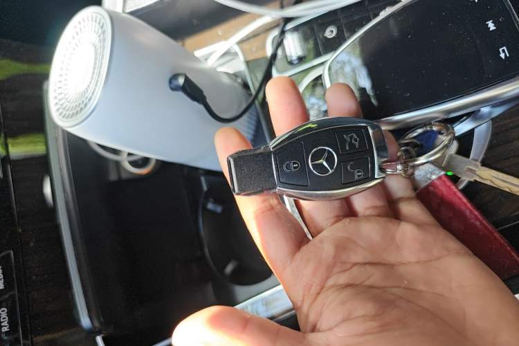 Used Mercedes-Benz GLC 2018 Facelift GLC 260 4MATIC Luxury Edition Vehicle Key