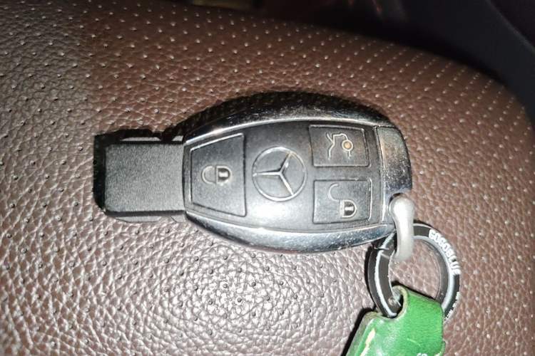 Used Mercedes-Benz GLC 2018 GLC 260 4MATIC Luxury Model Vehicle Key